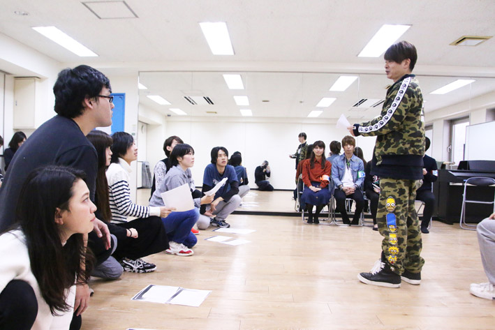 次回はアクター専攻、茅野イサム講師の授業を見学!