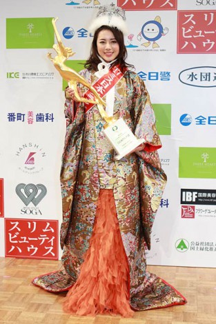 ミス日本17 京都の陸上美女 高田紫帆さんが グランプリ と ミス着物 をw受賞 母校の恩師に喜びを伝えたい 13枚目 ニュース画像 Deview デビュー