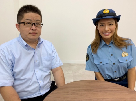 日本一黒い女性警察官が神奈川の安全を守る 日本一黒いグラビアアイドル 橋本梨菜 神奈川県警防犯大使 に就任 3枚目 ニュース画像 Deview デビュー