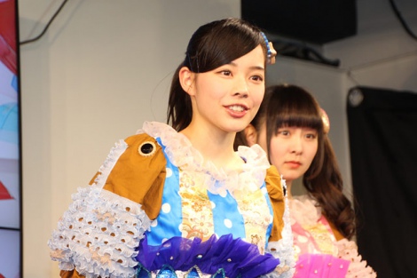 たい焼き 歌う乙女新党 ブレイク芸人 ヘンダーソンと 石焼き芋 ネタでコラボ 7枚目 ニュース画像 Deview デビュー たい焼き 歌う乙女新党 ブレイク芸人 ヘンダーソンと 石焼き芋 ネタでコラボ 7枚目 ニュース画像 Deview デビュー