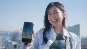 生田絵梨花が出演する『三ツ矢サイダー』新TVCM「青空を飲んでゆけ。」編のメイキングカット