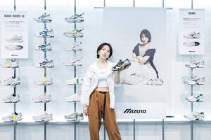 uMIZUNO TOKYOv̈XɏACmp