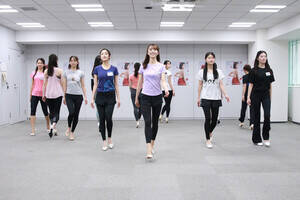 「ビューティエクササイズ」に参加した『ミス日本コンテスト2026』ファイナリストたち(C)Deview