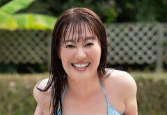 �y�f�W�^������z�|���m�؎ʐ^�W�uOne more TOMOKA�v�iC�j���؋M���^�W�p��