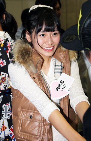 ߂Ă̈̌AKB48htg̓؎u(C)De-View 