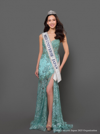 �~�X�E���j�o�[�X���{��\�̃h���X 