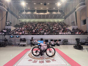 ���̒P�ƃC�x���g���J�Â���CBC�e���r�E�F�A����A�i�E���T�[