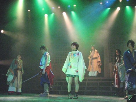 3日に開幕した舞台『遙かなる時空の中で2』より。