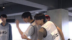 ���R�q���ƑO�c���ɖ����uTAGRIGHT�@���܂��d�˂��j�B�̍Ō�̒���v�ŏI���h�Q����7���Ńv���f�r���[�ȁuFOREVER BLUE�v��I