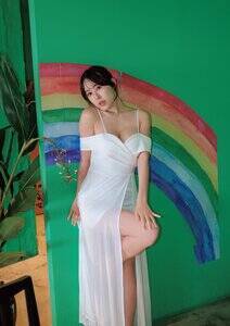 『音羽美奈ファースト写真集 かなでる。』(双葉社・撮影/鈴木ゴータ プロデュース/松浦健一)