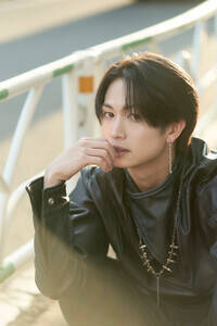 ܏\I starring j[i A[eBXgʐ^