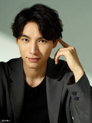 ���������F���m����