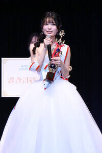 表彰式の『MISS CIRCLE CONTEST 2025』グランプリ・高嶋珊奈さん(C)Deview