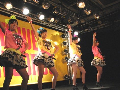 �V�ȁw�L���VLOVE�x�̔����L�O�C�x���g���J�Â����X�}�C���[�W�B