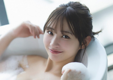 ��HKT�E���{������1st�ʐ^�W�d�q�� 