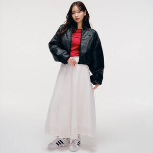 ぴょなが着こなす冬の「adidas Originals」:W PLEATHER BOMBER JKT