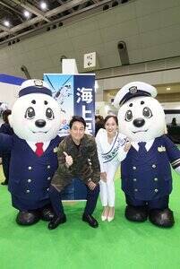 �u�C���� Sea Japan2026�v�ɓo�ꂵ���i������j��������A����G�q