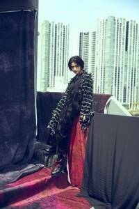 ĐwGround Y 2023-24 Autumn/Winter Collectionx̃L[rWAfɔF