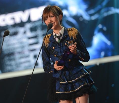 21A̖BSi}X^[J[hZ^[jɂĊJÂꂽw11 CCTV MTV yTxŁuAWAŐlCO[v܁v^ꂽAKB48B