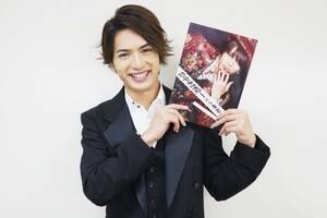 中村優一 30歳の誕生日に写真集発売イベント開催 佐藤健 デネブ役声優 大塚芳忠からお祝い動画コメントも ニュース Deview デビュー