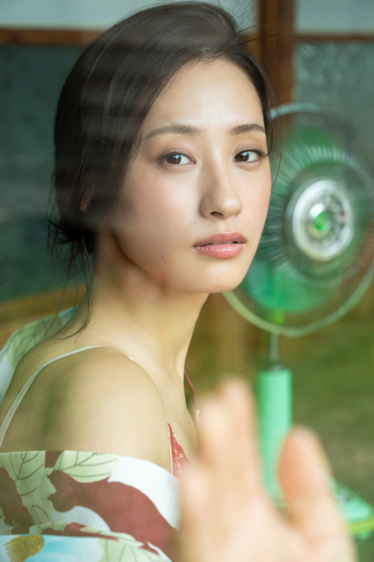 『小学館デジタル写真集 ななグラ 澄田綾乃 甘酸っぱ。』撮影:丸谷嘉長