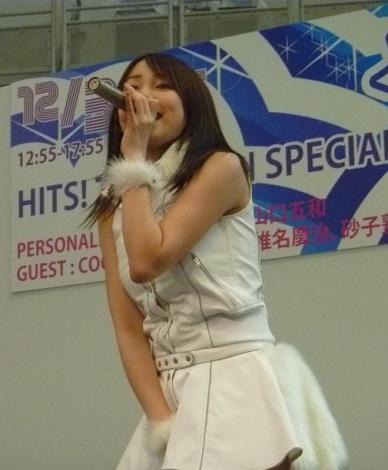 ���J�������C�x���g�̃��C�u�ɏo�������g��F�B