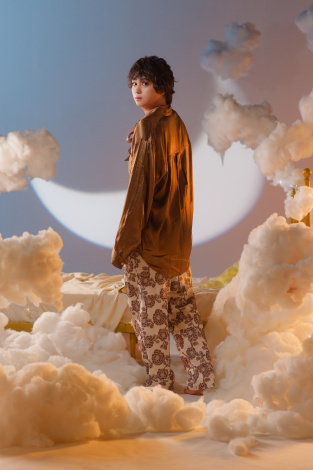 佐奈宏紀1st写真集「夢中」発売