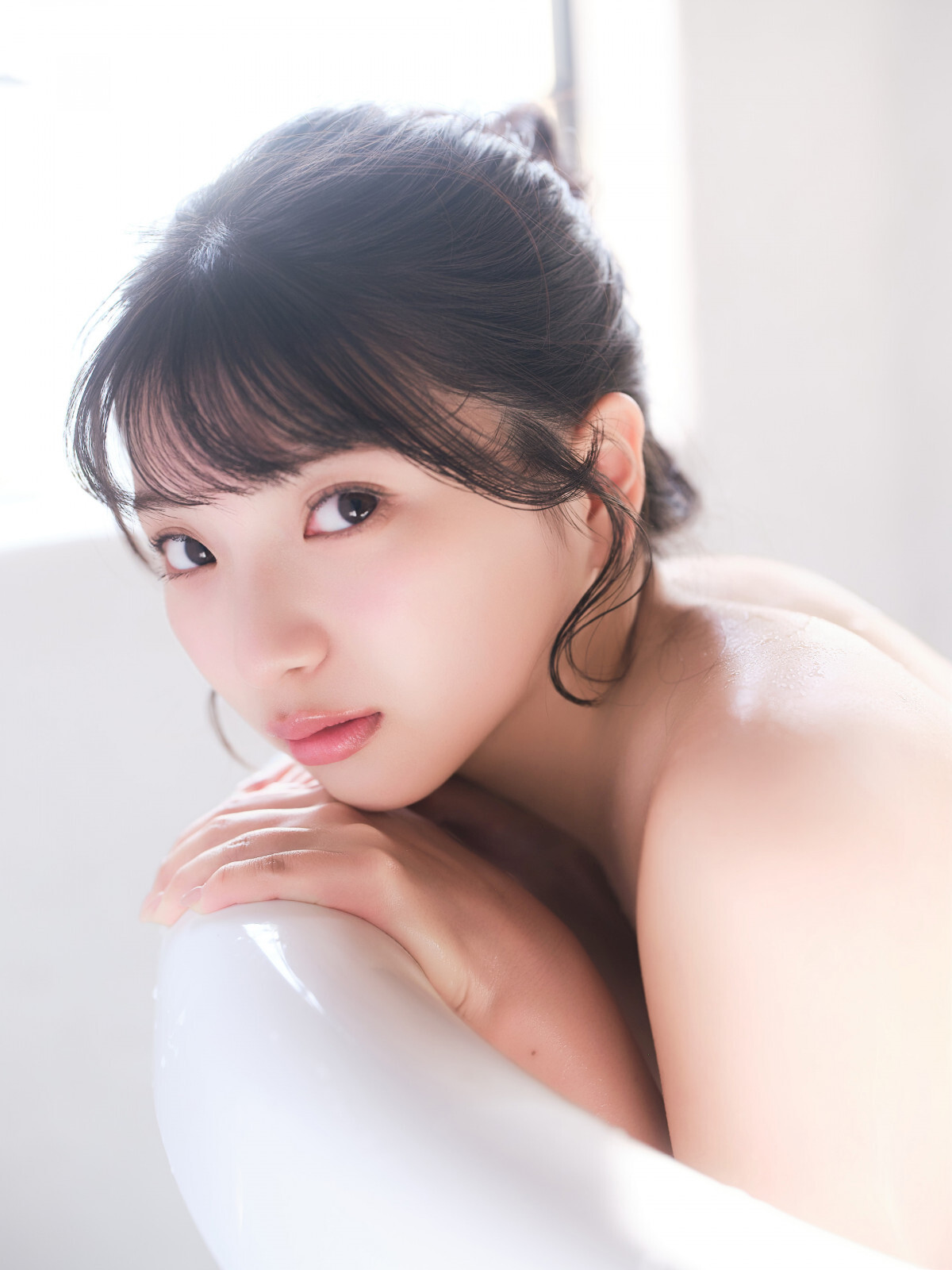 姫野ひなの:『週刊ビッグコミックスピリッツ』第18号(佐々木大輔/小学館)