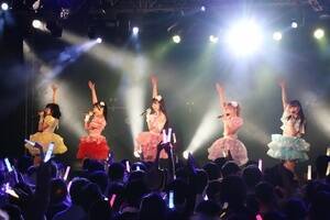 Luce Twinkle Wink̃o[EѐD߂݂̃o[Xf[Cui1AEVhBLAZEjiCjDeview