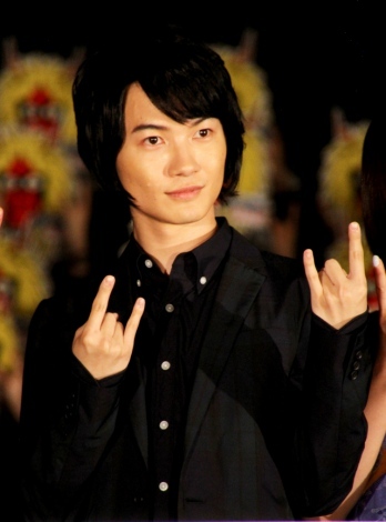 長瀬智也 桐谷健太が神木隆之介をイジり倒す 神木は 可愛い変態の鬼 ニュース Deview デビュー 長瀬智也 桐谷健太が神木隆之介をイジり倒す 神木は 可愛い変態の鬼 ニュース Deview デビュー