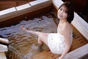 新谷姫加:23日発売『週刊ヤングジャンプ』No.30(集英社)(C)青山裕企/集英社