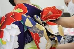 �~�X���j�o�[�V�e�B2021�t�@�C�i���X�g�����{���̎����{��{�ݏo�g�̏����B�ɐV���l�̐U�葳�p�̎ʐ^�B�e���v���[���g�B