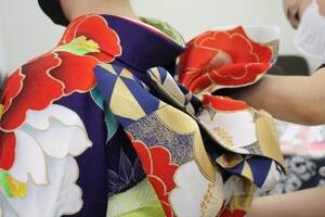 �~�X���j�o�[�V�e�B2021�t�@�C�i���X�g�����{���̎����{��{�ݏo�g�̏����B�ɐV���l�̐U�葳�p�̎ʐ^�B�e���v���[���g�B