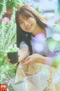 『SPA!デジタル写真集 鈴木優香「艶めく肉厚の葉」』(提供/週刊SPA!編集部 撮影/岡本武志 ヘアメイク/山下景子 スタイリング/和田千星)