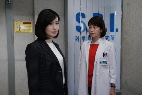 1年間ロングラン放送の 科捜研の女 第1話に 科警研の女 檀れい出演 沢口靖子との火花散る演技バトルに期待 ニュース Deview デビュー