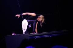 wvXEIuEXgCh THE LIVE STAGE Gs\[h2xQlv
