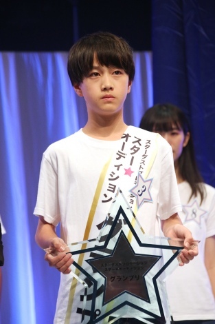 スターダスト初の大型オーディション 男子グランプリは13歳の 癒し系笑顔王子 酒井大地さん ニュース Deview デビュー