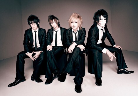 �u�t���g���@2012�v�ɏo������A�r�W���A���n�G�A�[�o���h�g�S�[���f���{���o�[�h