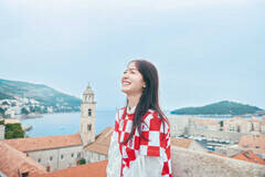 �Җ]��1st�\���ʐ^�W�𔭔�����T�؍�46 4�����E����і� �B�e/�O�{���j