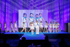 �~�X�R���e�X�g�̃X�e�[�W�Ń��C�u���s�����H�[�J���`�[���u���F�����v