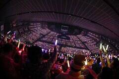 ̂܃X[p[A[iɂ2Ԃł̂ 54,496l̃t@W܂@photo by HAJIME KAMIIISAKA+Z