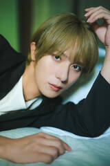 wicN Holiday-ish Photobookijx(C)KADOKAWA^ʐ^FJmEE}