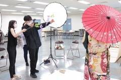 �~�X���j�o�[�V�e�B2021�t�@�C�i���X�g�����{���̎����{��{�ݏo�g�̏����B�ɐV���l�̐U�葳�p�̎ʐ^�B�e���v���[���g�B