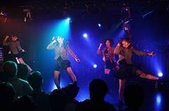 wAChWFl[V Vol.7xBDancing Dolls̃Xe[W(C)De-View 