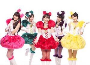 6th�V���O���u�J���]�́v�̃J�b�v�����O�ȁu�T���^����v�̈ߑ��B