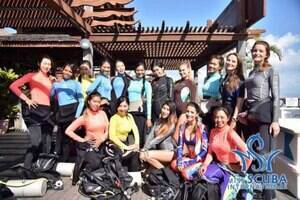 wMiss Scuba International(~XEXN[oEC^[iVi)2016xEB_CrO(EGbgX[c)̏oҁB
