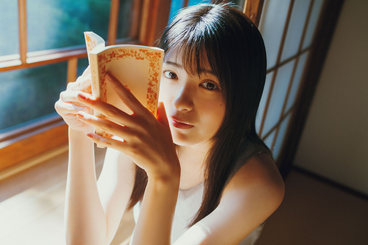 『平川結月CALENDAR 2026.4-2027.3』(撮影:野口花梨 発行:ワニブックス)