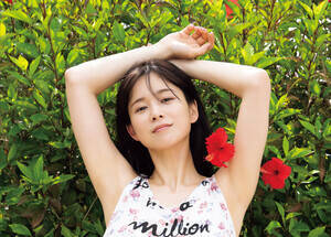 『真田まことファースト写真集 スペルバウンド』(発行:徳間書店 撮影:野澤亘伸)