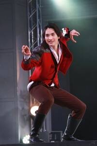 若手俳優の登竜門 騎士竜戦隊リュウソウジャー 仮面ライダージオウ 出演者の事務所が新人オーディション開催 ニュース Deview デビュー
