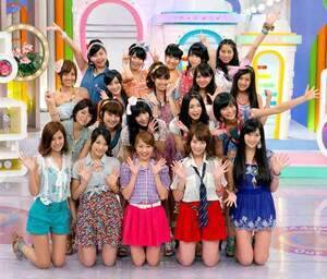 人気アイドルグループ・アイドリング!!!。06年結成。同年10月よりCSフジテレビにてレギュラー番組 『アイドリング!!!』がスタート。4期生まで変遷を経て、現メンバーは20人。これまでシングル16枚